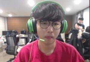 心球员在近 心球员在近